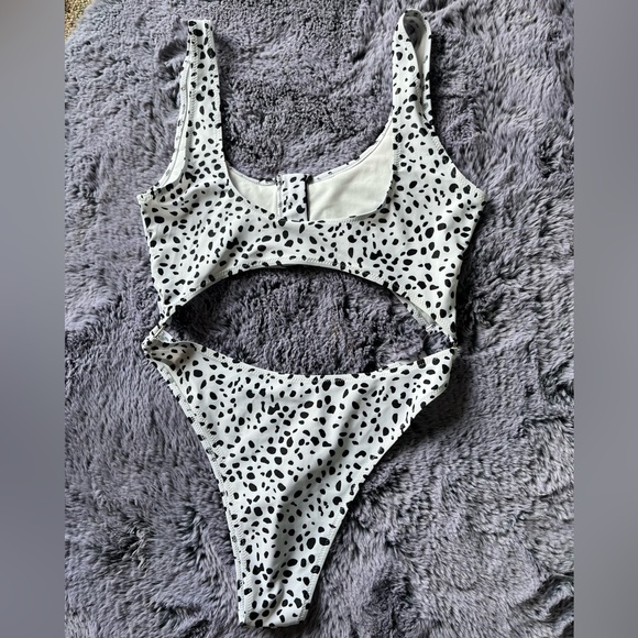 Dalmatian print one piece bikini - Picture 5 of 5